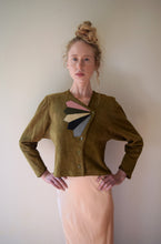 Load image into Gallery viewer, 1930s 1940s vintage suede leather jacket . size small to medium