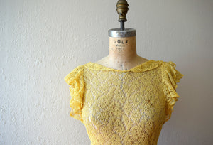 1930s lace gown . vintage yellow lace dress . size xxs to small