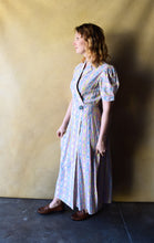Load image into Gallery viewer, 1930s dressing gown . vintage 30s house dress . size xs to s/m