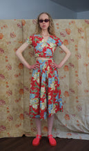 Load image into Gallery viewer, 1940s dress set . 40s Hawaiian print top and skirt . size xs to small