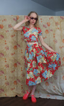 Load image into Gallery viewer, 1940s dress set . 40s Hawaiian print top and skirt . size xs to small