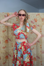 Load image into Gallery viewer, 1940s dress set . 40s Hawaiian print top and skirt . size xs to small