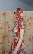 Load image into Gallery viewer, 1940s dress set . 40s Hawaiian print top and skirt . size xs to small