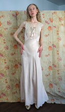 Load image into Gallery viewer, 1930s bias cut nightgown . vintage slip dress . size small to medium