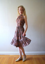Load image into Gallery viewer, Vintage 1950s botanical print ruffled dress . size small