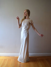 Load image into Gallery viewer, Vintage 1930s cream silk satin bias cut gown . bridal dress . size xs to small
