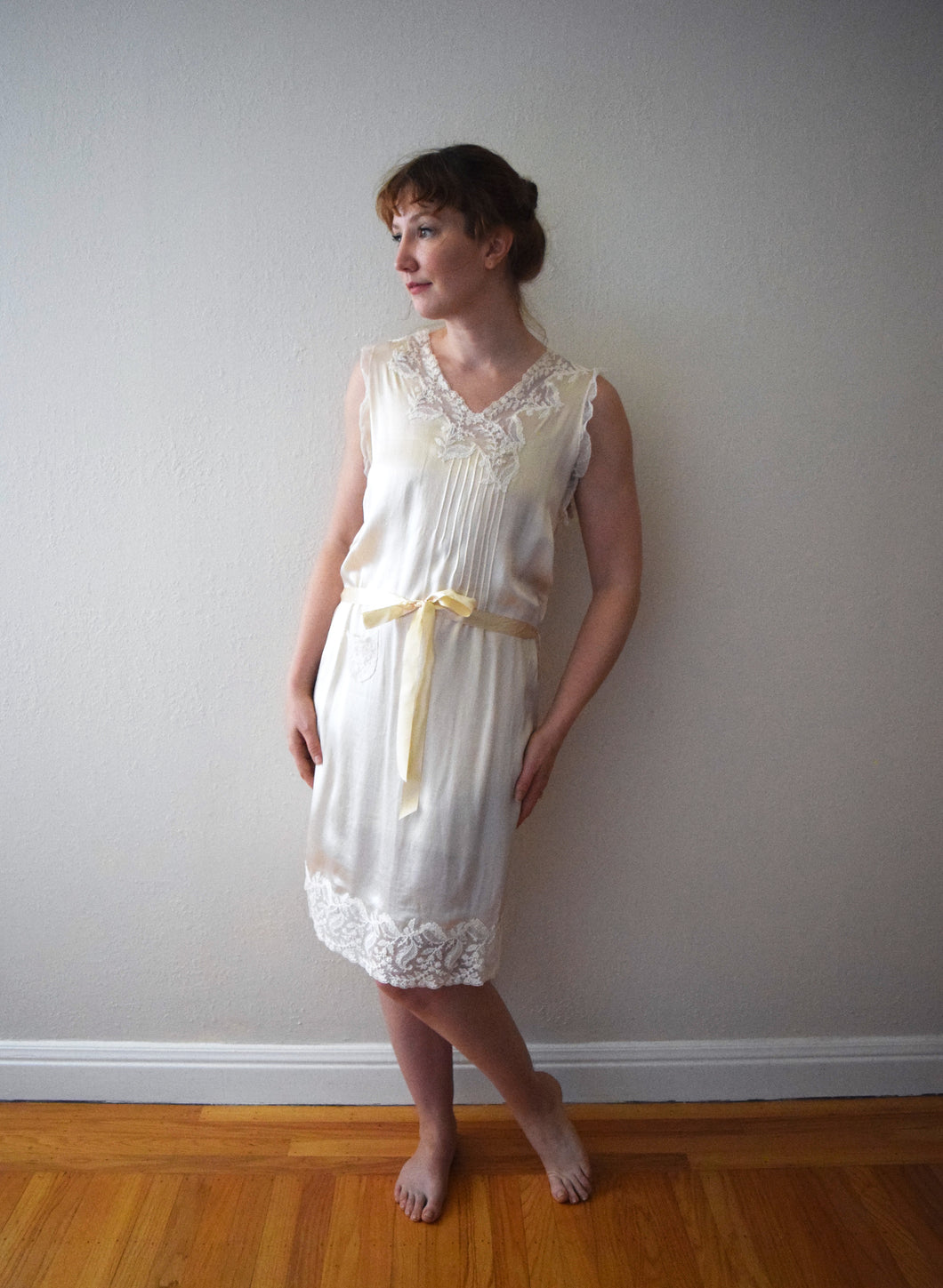 1920s silk slip dress . vintage 20s chemise . size xs to small