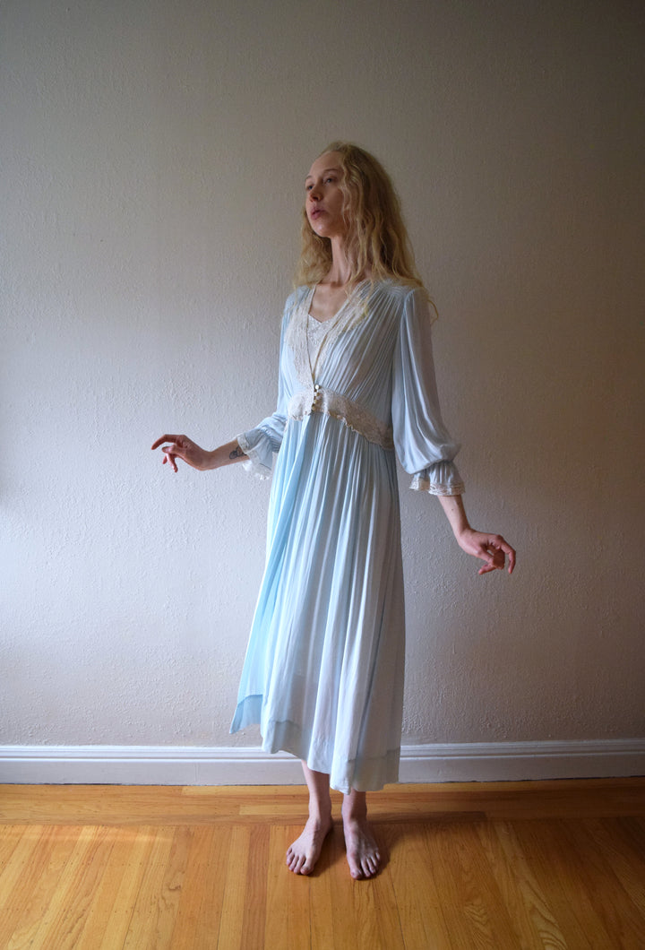 1940s chiffon and lace dressing gown . vintage peignoir . size medium to m/l