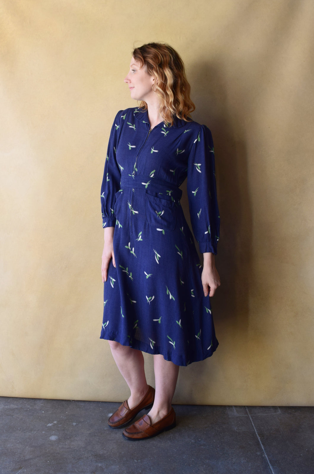 1940s rayon dress . blue vintage 40s dress . size s to m