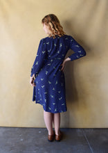 Load image into Gallery viewer, 1940s rayon dress . blue vintage 40s dress . size s to m