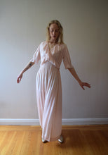 Load image into Gallery viewer, 1930s 1940s blush pink silk satin gown . size large to xxl