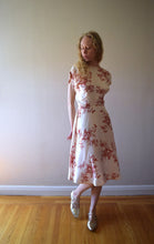 Load image into Gallery viewer, 1940s silk print dress . vintage 40s print dress . size small