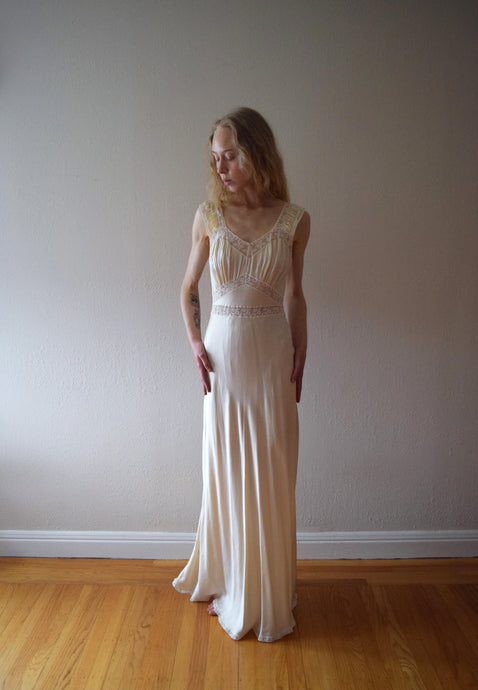 1940s 1950s silk gown . Heavenly Fischer nightgown . size xs to small