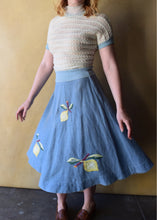 Load image into Gallery viewer, 1940s 1950s linen skirt . raffia embroidery . size xs/s to s