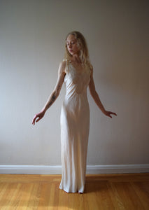 Vintage 1930s cream silk bias cut gown . size xs to small