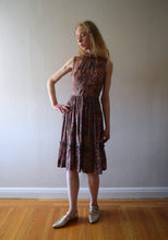 Load image into Gallery viewer, Vintage 1950s botanical print ruffled dress . size small