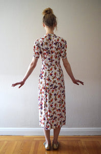 Vintage 1930s rayon print dress . size xs to small