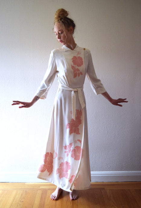 1940s Hawaiian airbrushed dressing gown . size small