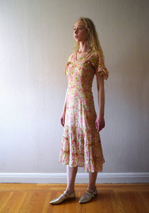 Vintage 1930s ruffled floral print dress . size xs