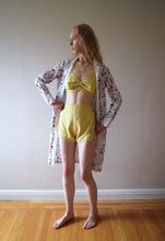 Load image into Gallery viewer, Vintage 1920s 1930s art deco duster robe . size xs to medium