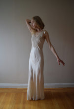 Load image into Gallery viewer, Vintage 1930s cream silk bias cut gown . size xs to small