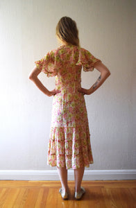 Vintage 1930s ruffled floral print dress . size xs