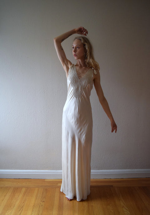 Vintage 1930s cream silk bias cut gown . size xs to small