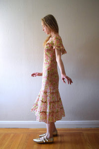 Vintage 1930s ruffled floral print dress . size xs