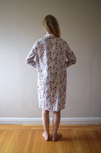 Load image into Gallery viewer, Vintage 1920s 1930s art deco duster robe . size xs to medium
