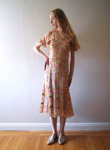 Vintage 1930s ruffled floral print dress . size xs