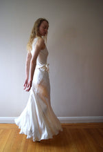 Load image into Gallery viewer, 1930s wedding dress . bias cut wedding gown . size xs to xs/small