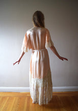 Load image into Gallery viewer, Vintage 1930s silk satin and tambour lace robe . size xs to medium