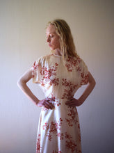 Load image into Gallery viewer, 1940s silk print dress . vintage 40s print dress . size small