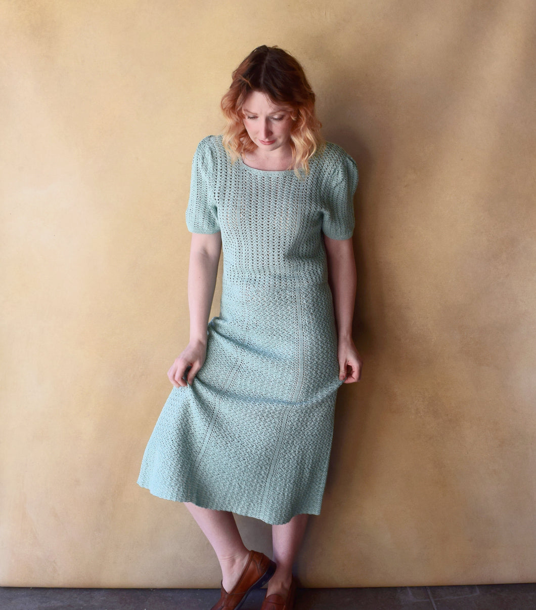 1930s crochet dress . vintage 30s dress . size m to l
