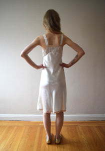 Vintage 1930s satin bias cut slip . size xs