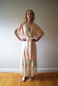 Vintage 1930s silk satin and tambour lace robe . size xs to medium