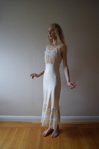 Vintage 1940s silk and lace bias cut gown . size xs to xs/s