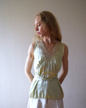 Load image into Gallery viewer, 1930s silk satin and lace top . vintage blouse . size xs to small