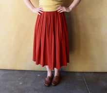 Load image into Gallery viewer, 1940s gabardine skirt . vintage 40s skirt . size s