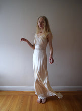 Load image into Gallery viewer, 1940s 1950s silk gown . Heavenly Fischer nightgown . size xs to small