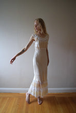 Load image into Gallery viewer, Vintage 1940s silk and lace bias cut gown . size xs to xs/s