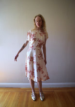 Load image into Gallery viewer, 1940s silk print dress . vintage 40s print dress . size small