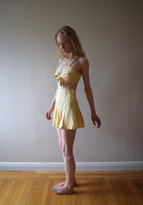 1930s 1940s playsuit . vintage yellow linen top and shorts . size xxs to xs