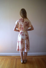 Load image into Gallery viewer, 1940s silk print dress . vintage 40s print dress . size small