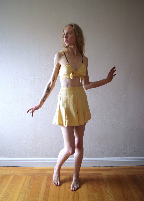 1930s 1940s playsuit . vintage yellow linen top and shorts . size xxs to xs