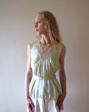 Load image into Gallery viewer, 1930s silk satin and lace top . vintage blouse . size xs to small