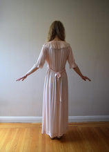 Load image into Gallery viewer, 1930s 1940s blush pink silk satin gown . size large to xxl