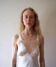 Load image into Gallery viewer, Vintage 1930s satin bias cut slip . size xs
