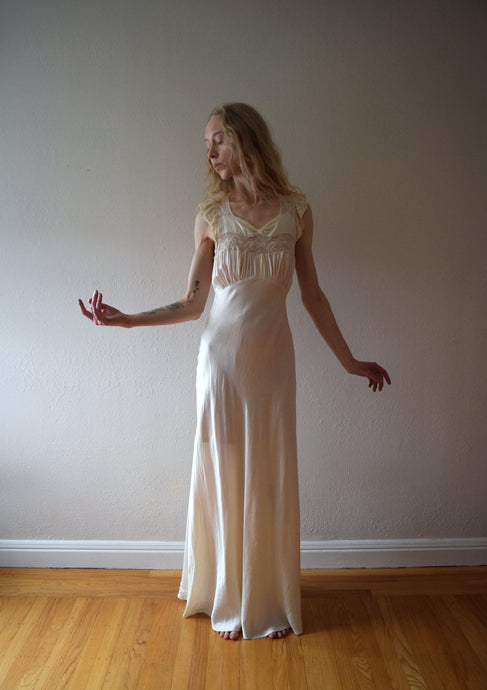 1930s silk and lace gown . vintage slip dress . size xs