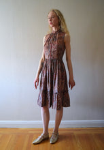 Load image into Gallery viewer, Vintage 1950s botanical print ruffled dress . size small